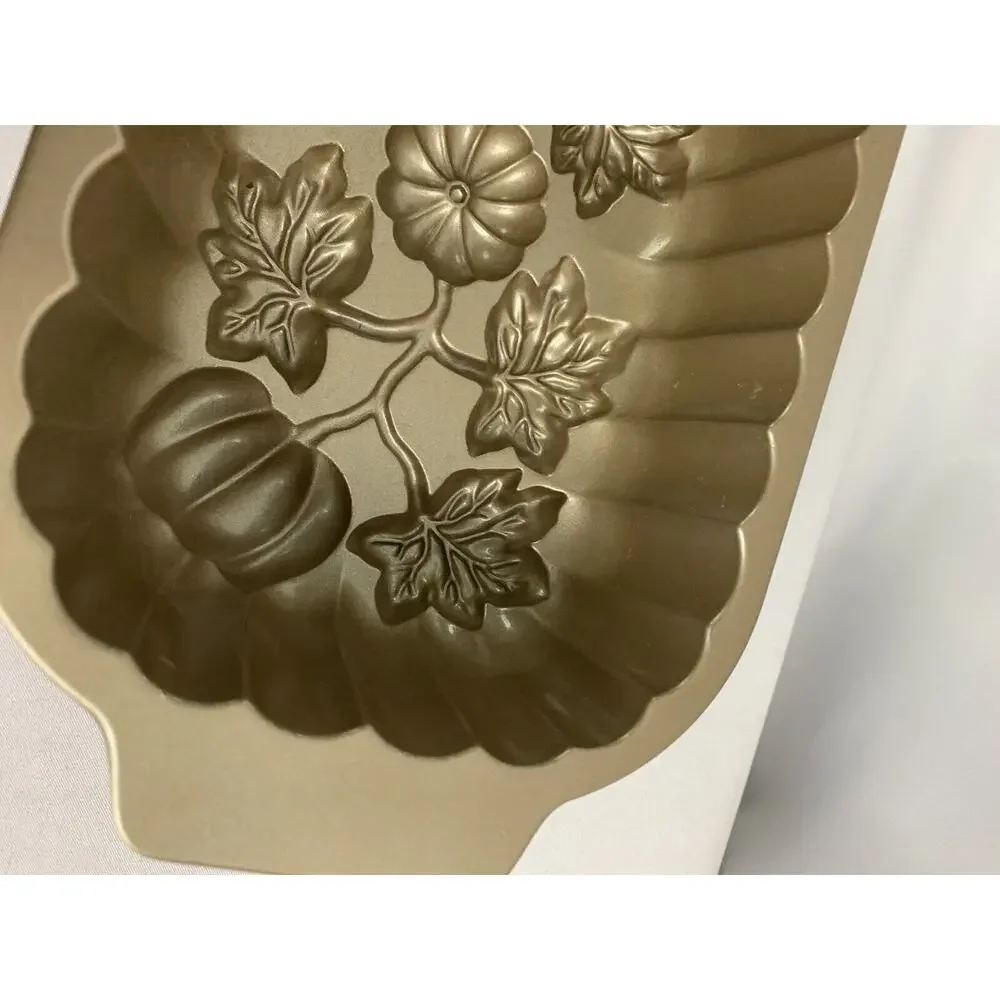 Nordic Ware PUMPKIN LOAF Bakeware 1 lb Pan Made in USA Baking Pan Harvest
